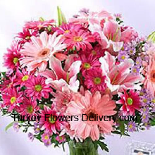 Raznovrsni cvjetovi u vazi