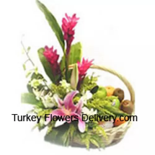 Koszyk o wadze 5 kg (11 funtów) z różnorodnymi świeżymi owocami oraz kwiatami